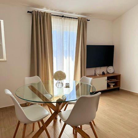 Apartament Apartman Dora Kaštela Zewnętrze zdjęcie