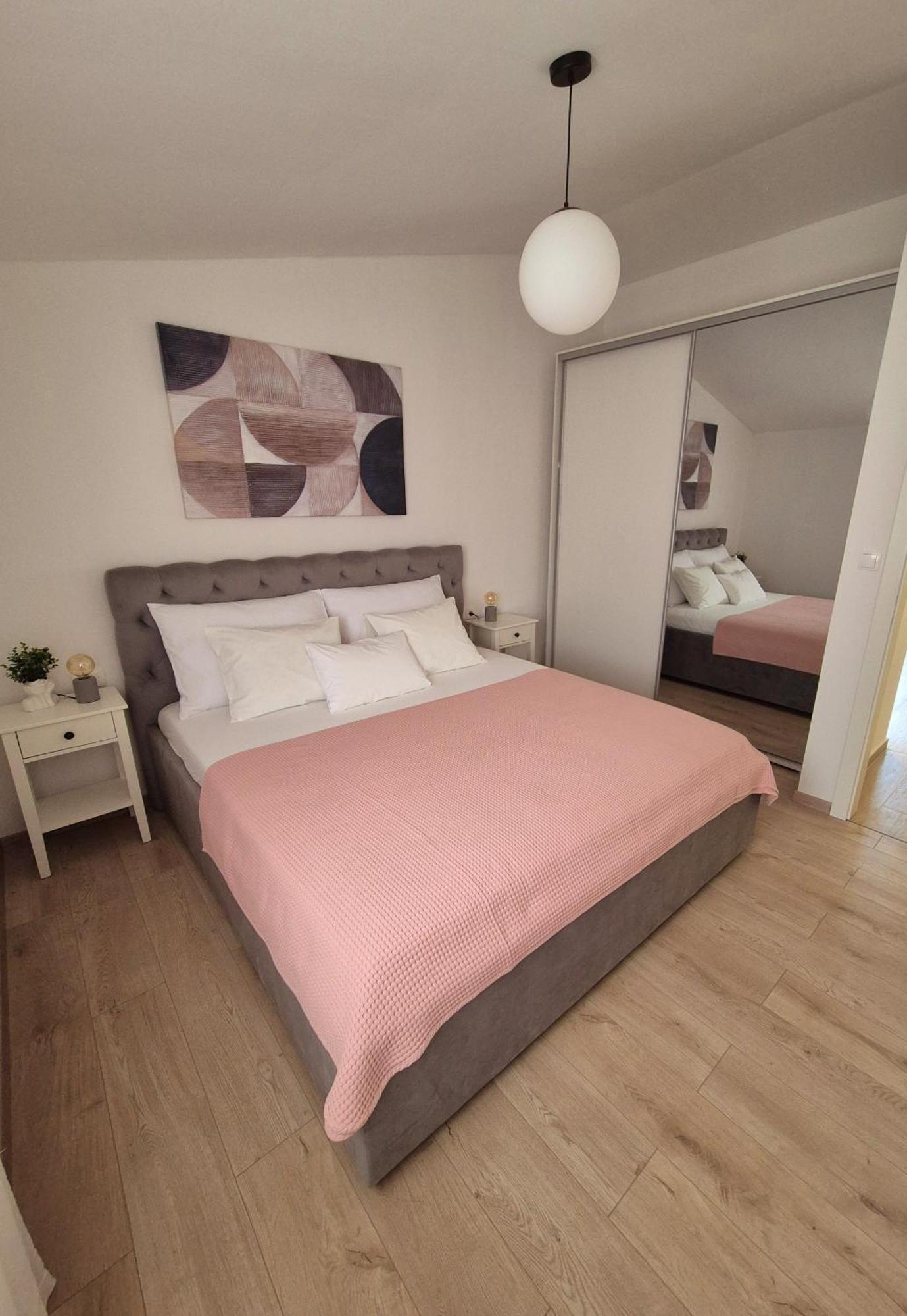 Apartament Apartman Dora Kaštela Zewnętrze zdjęcie