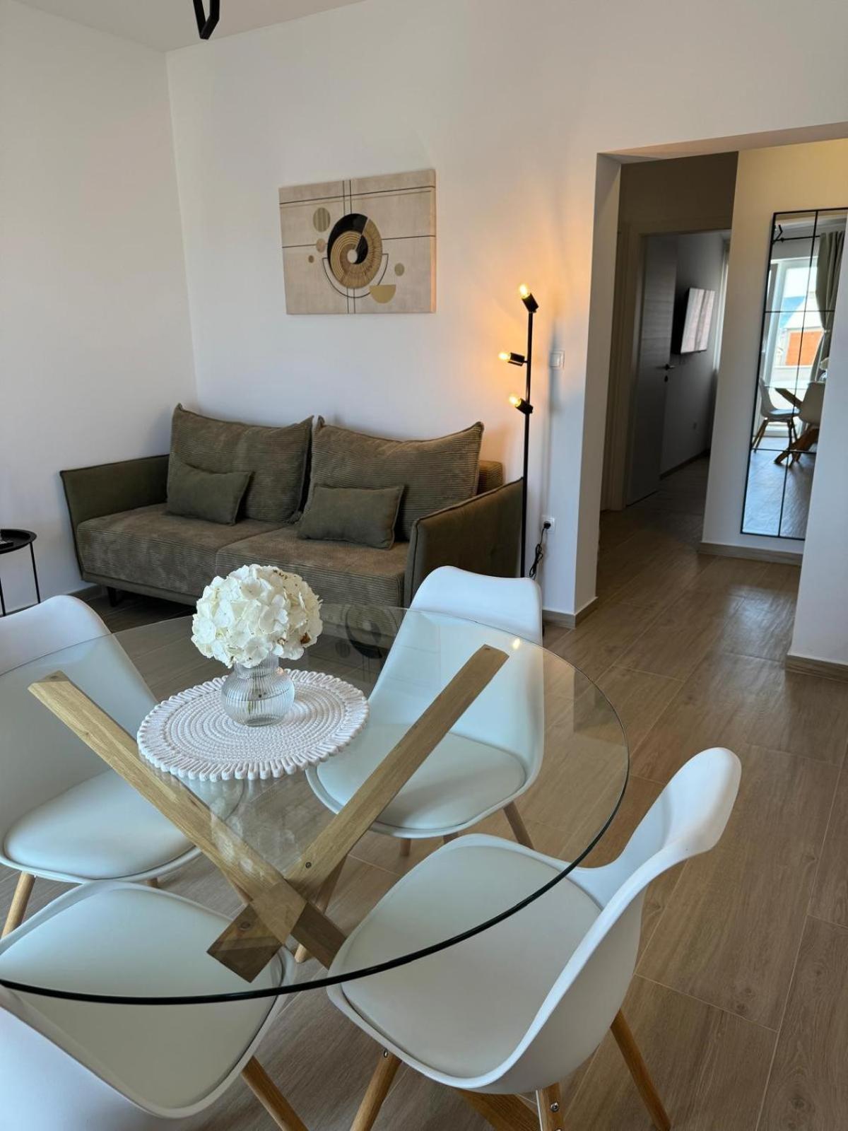 Apartament Apartman Dora Kaštela Zewnętrze zdjęcie