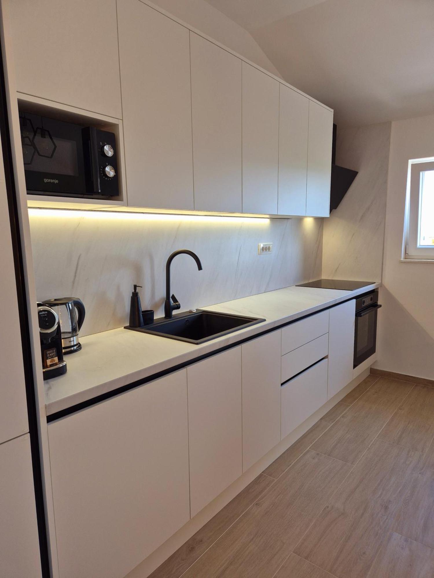 Apartament Apartman Dora Kaštela Zewnętrze zdjęcie